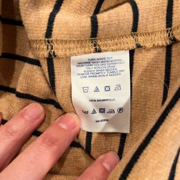 Lands' End Long Sleeve pullover top - Picture 4 of 4